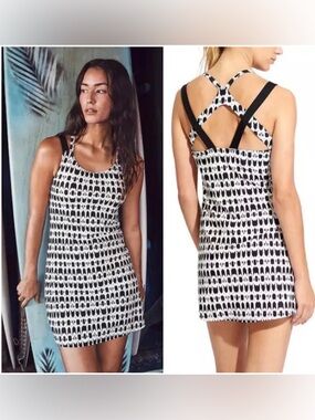 Athleta Black and White Mindelo Swim Dress Size 38 D/DD Beach Athleisure